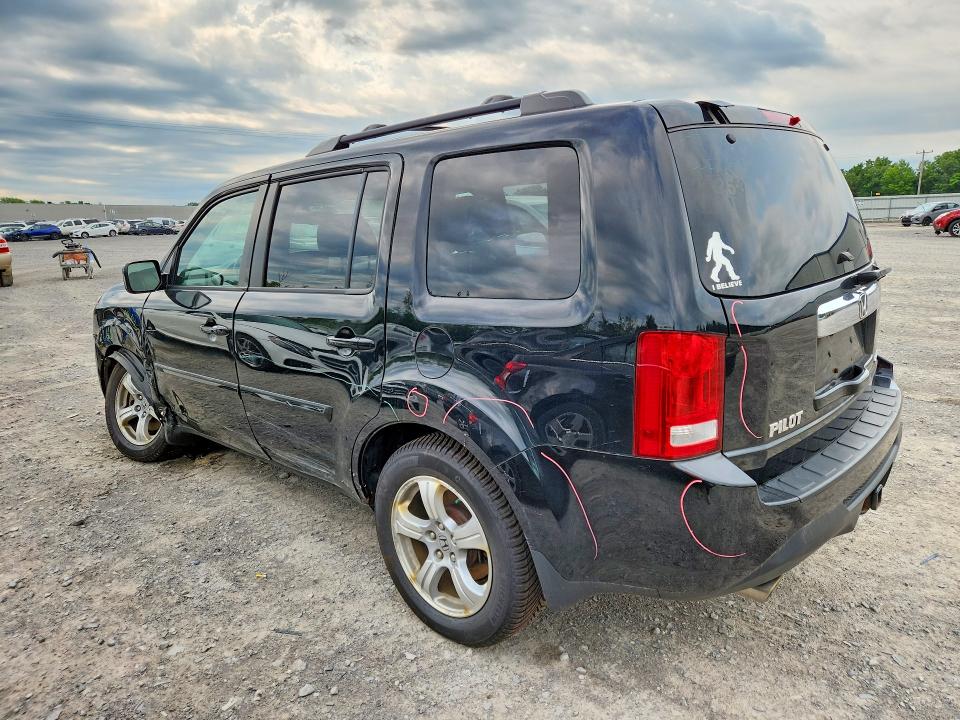 64114386 :رقم المزاد ، 5FNYF4H5XFB017231 vin ، 2015 Honda Pilot مزاد بيع
