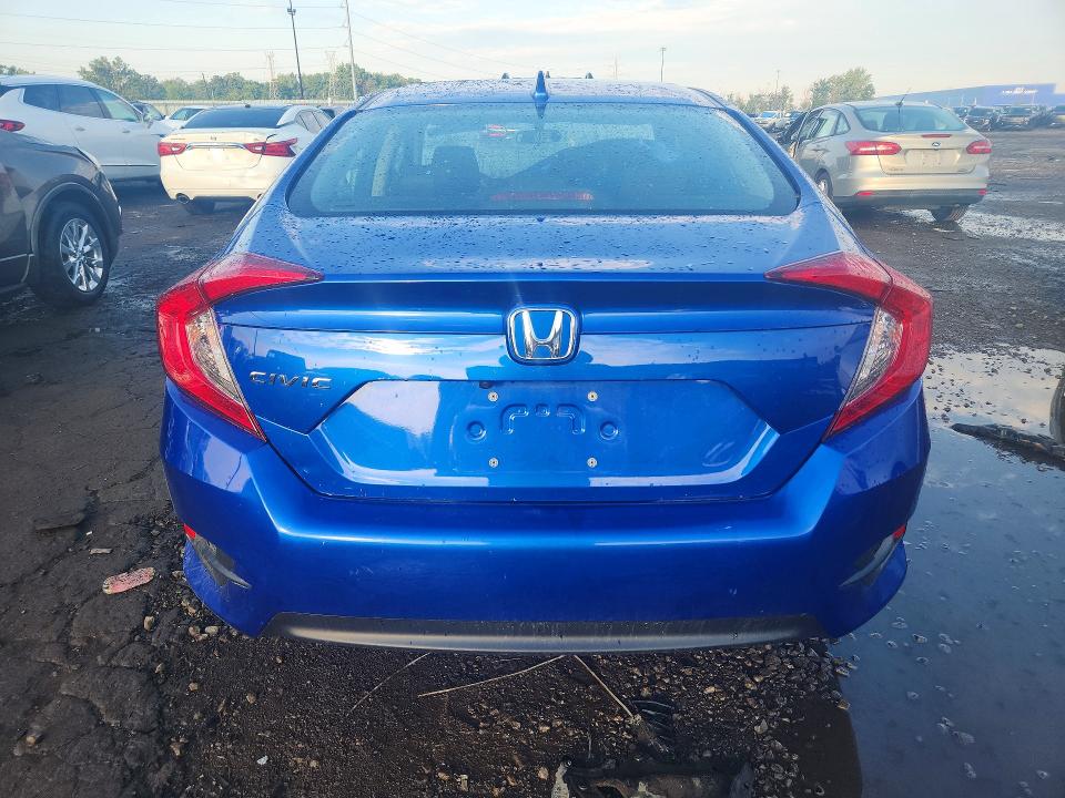 Продажа на аукционе авто 2018 Honda Civic, vin: 19XFC2F72JE026576, номер лота: 64012176