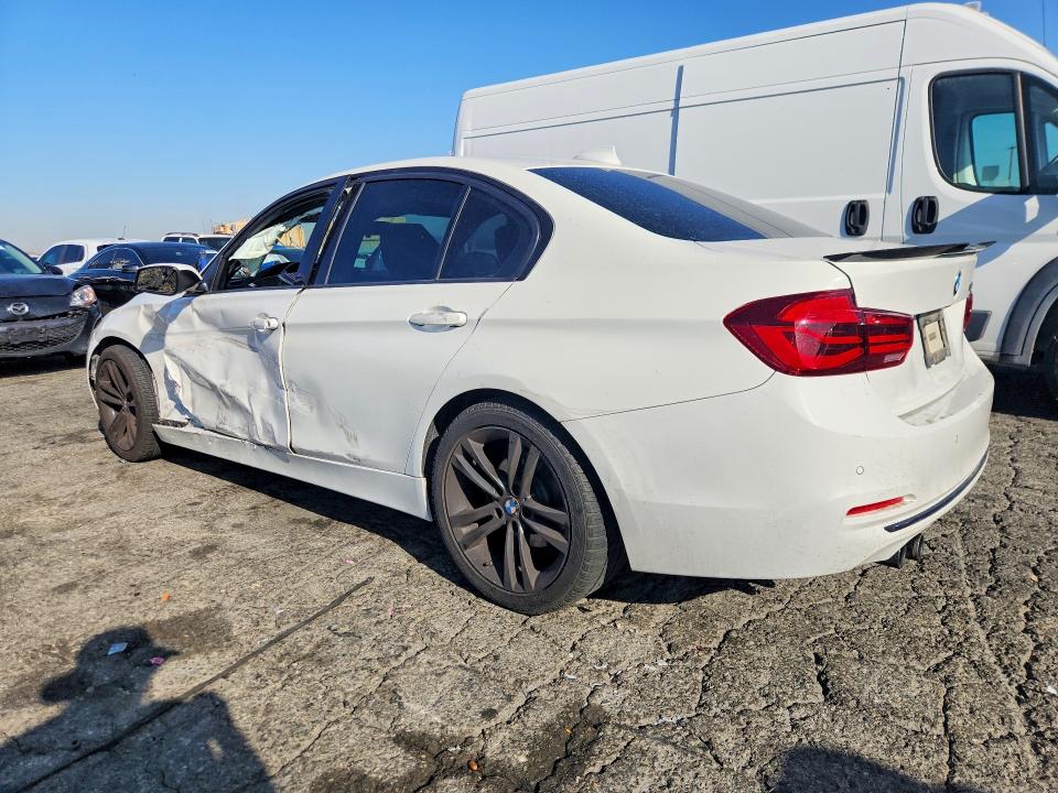 66122586 :رقم المزاد ، WBA8B9G57JNU98184 vin ، 2018 Bmw 330 مزاد بيع