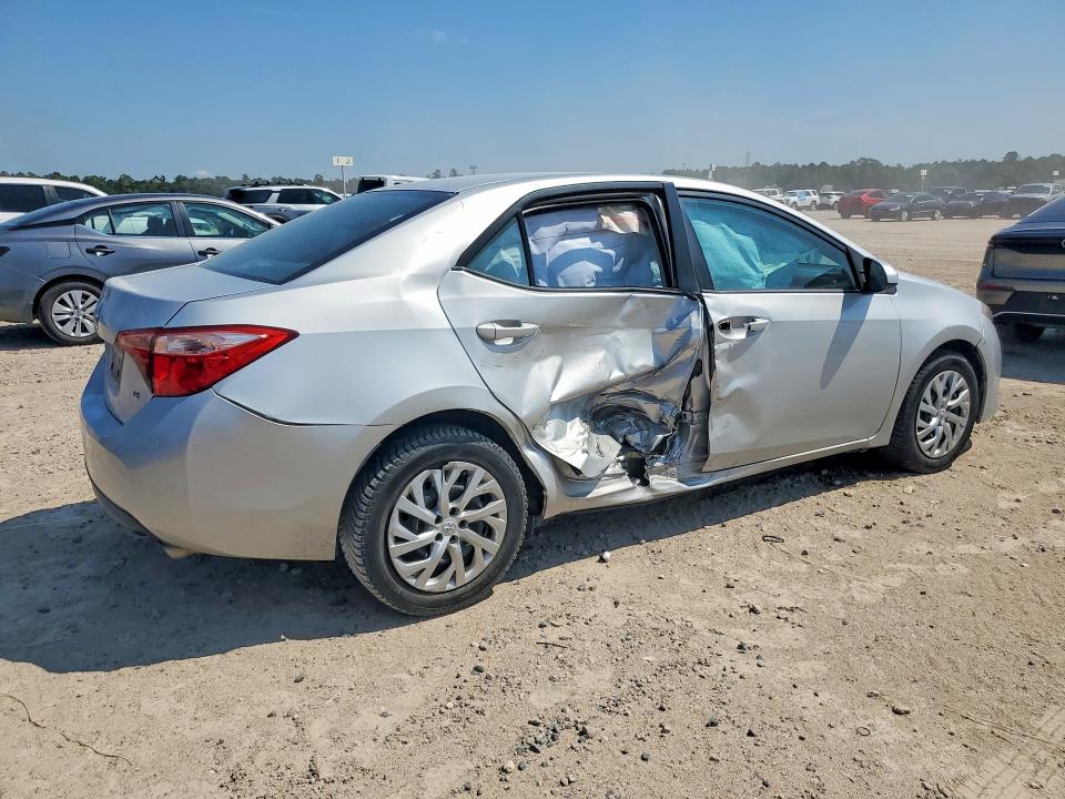 Продаж на аукціоні авто 2017 Toyota Corolla, vin: 5YFBURHE4HP687874, номер лоту: 66424356