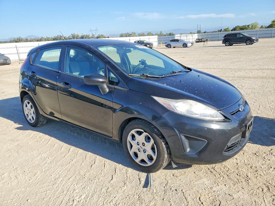 64838636 :رقم المزاد ، 3FADP4TJ8DM226580 vin ، 2013 Ford Fiesta مزاد بيع