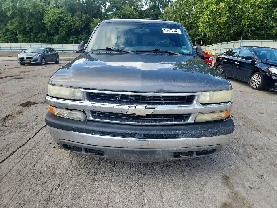 65915256 :رقم المزاد ، 3GNFK16T91G142394 vin ، 2001 Chevrolet Suburban مزاد بيع