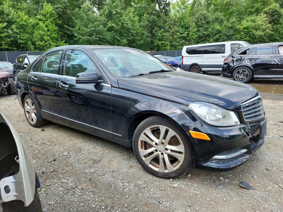 Продаж на аукціоні авто 2014 Mercedes-benz C, vin: WDDGF8ABXER304277, номер лоту: 63735996