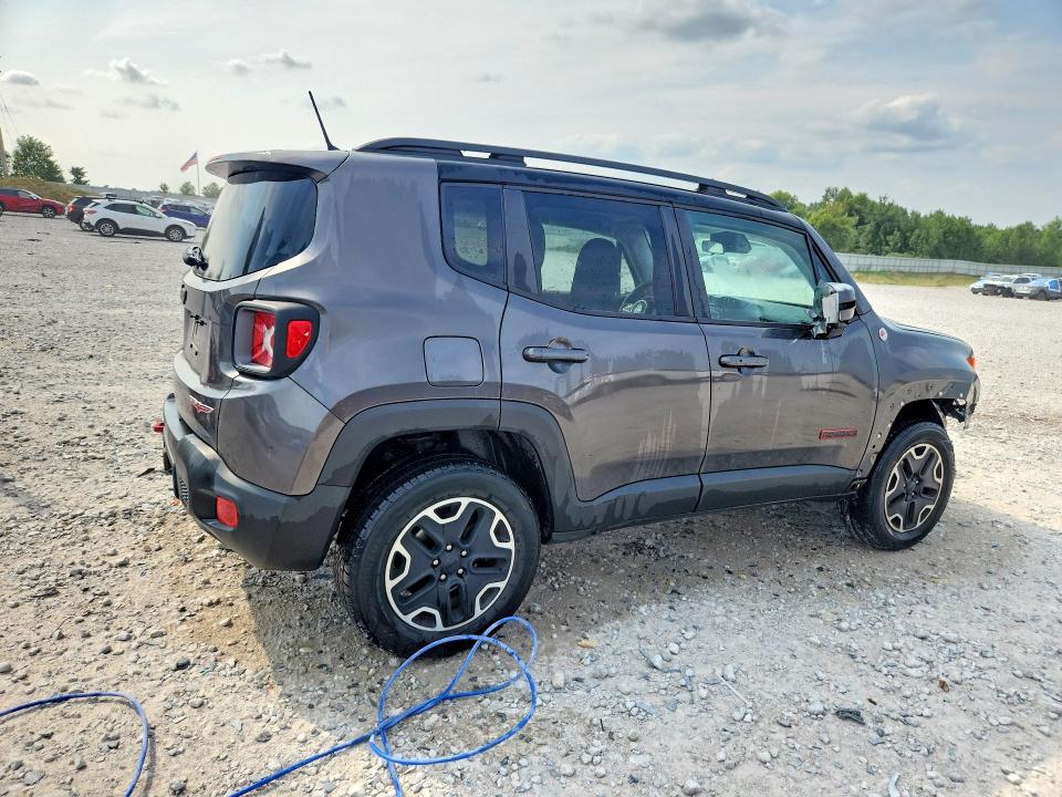 64817306 :رقم المزاد ، ZACCJBCT4GPD39120 vin ، 2016 Jeep Renegade مزاد بيع