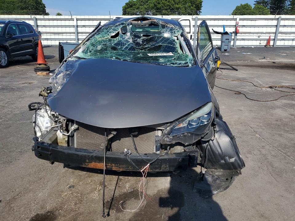 Продажа на аукционе авто 2018 Toyota Corolla, vin: 5YFBURHE5JP823127, номер лота: 65013716