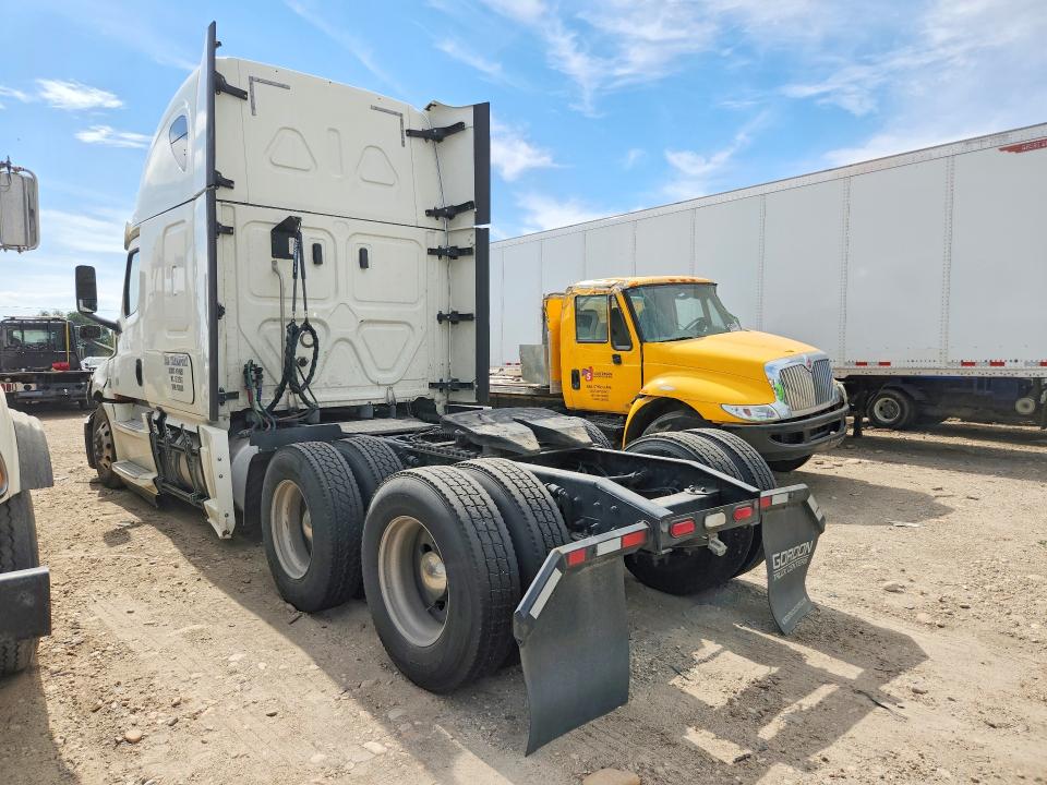 2018 Freightliner Cascadia 126 მანქანა იყიდება აუქციონზე, vin: 3AKJHHDR1JSJW4035, აუქციონის ნომერი: 64996866