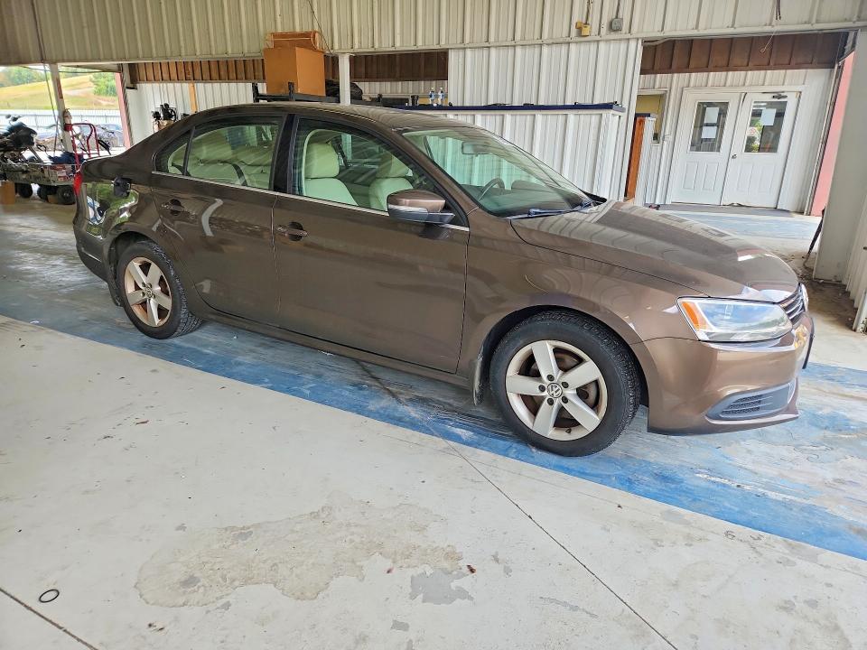 66703906 :رقم المزاد ، 3VWLL7AJ6DM372320 vin ، 2013 Volkswagen Jetta مزاد بيع