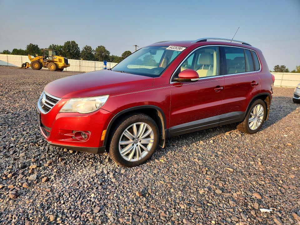 64326396 :رقم المزاد ، WVGBV7AX2BW001063 vin ، 2011 Volkswagen Tiguan مزاد بيع