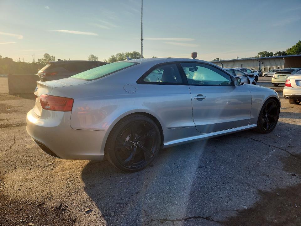Продаж на аукціоні авто 2013 Audi Rs5, vin: WUAC6AFR2DA903132, номер лоту: 65102806