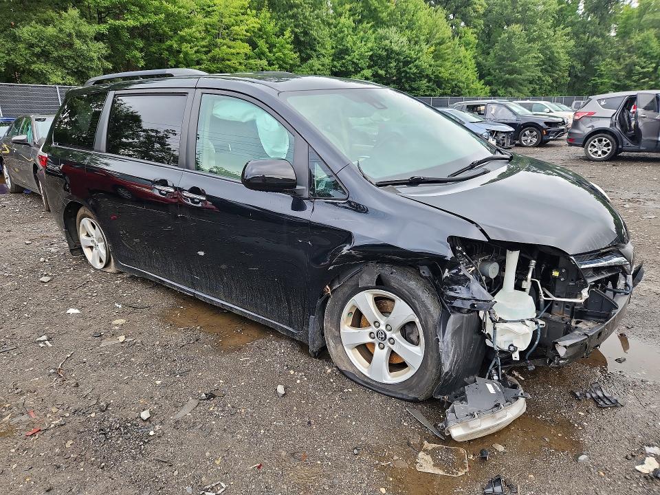 2019 Toyota Sienna მანქანა იყიდება აუქციონზე, vin: 5TDKZ3DC7KS990519, აუქციონის ნომერი: 63164976