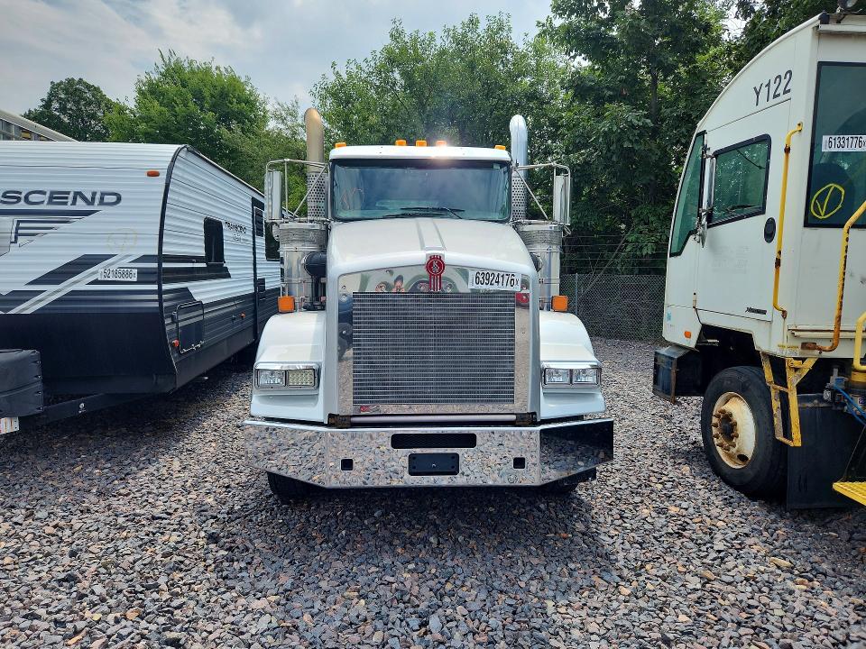 63924176 :رقم المزاد ، 1XKDD49X2FJ458370 vin ، 2015 Kenworth Construction مزاد بيع