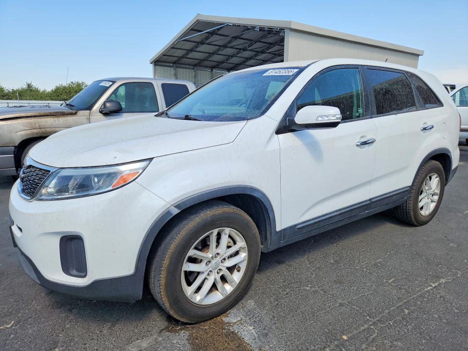 61452356 :رقم المزاد ، 5XYKT3A60FG588053 vin ، 2015 Kia Sorento مزاد بيع