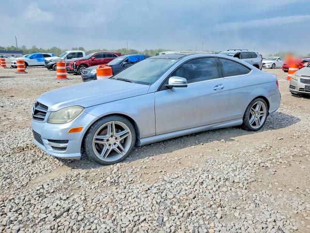 66824746 :رقم المزاد ، WDDGJ4HB1FG369819 vin ، 2015 Mercedes-benz C مزاد بيع