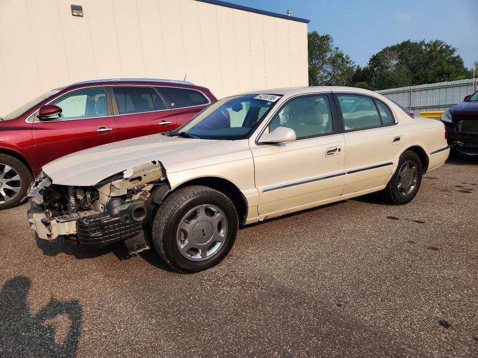 64288706 :رقم المزاد ، 1LNHM97V12Y650694 vin ، 2002 Lincoln Continental مزاد بيع