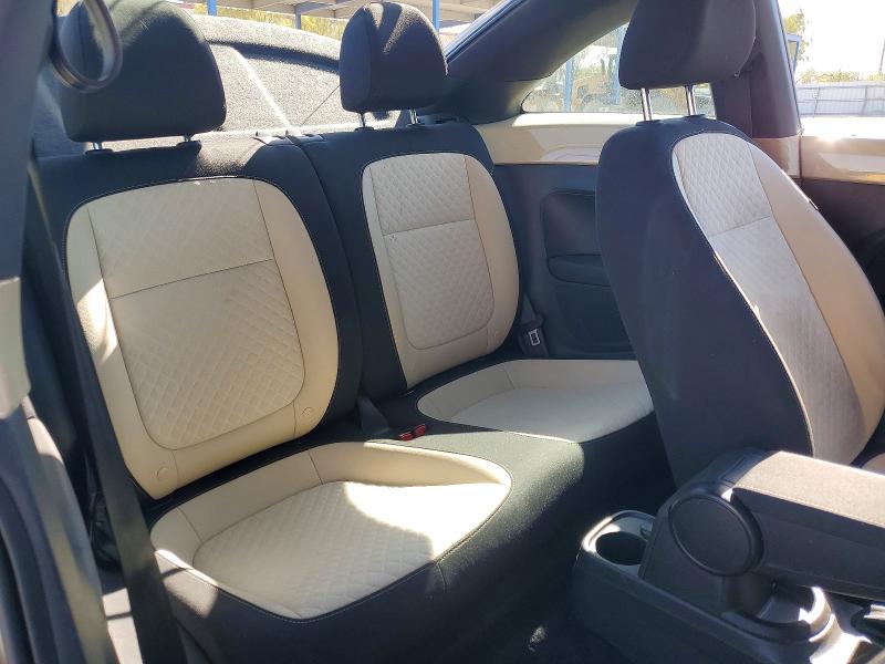 65663296 :رقم المزاد ، 3VWFD7AT7KM703186 vin ، 2019 Volkswagen Beetle مزاد بيع