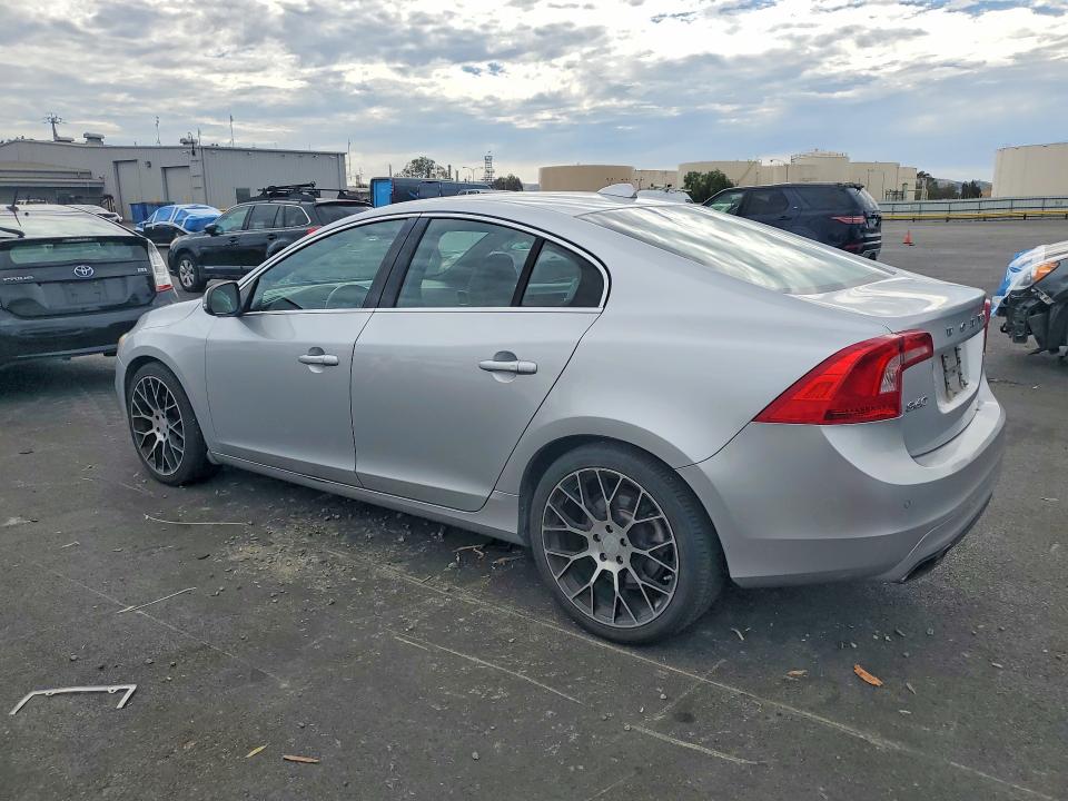 67124606 :رقم المزاد ، YV149MFM0F2336327 vin ، 2015 Volvo S60 مزاد بيع