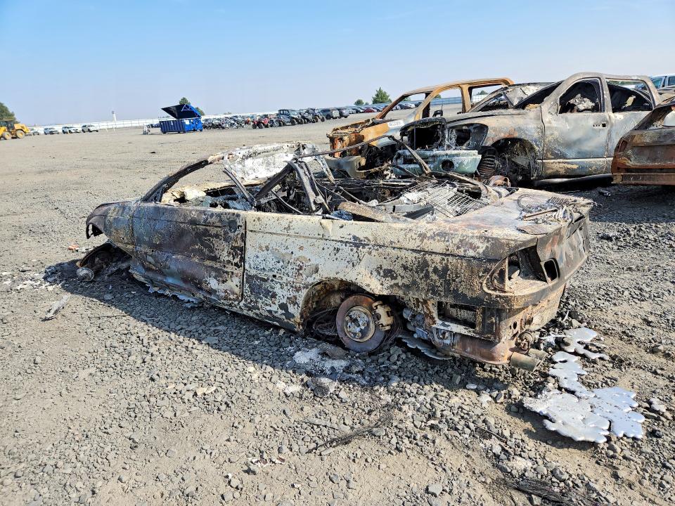 63876536 :رقم المزاد ، WBABS53411JU83103 vin ، 2001 Bmw 330 مزاد بيع