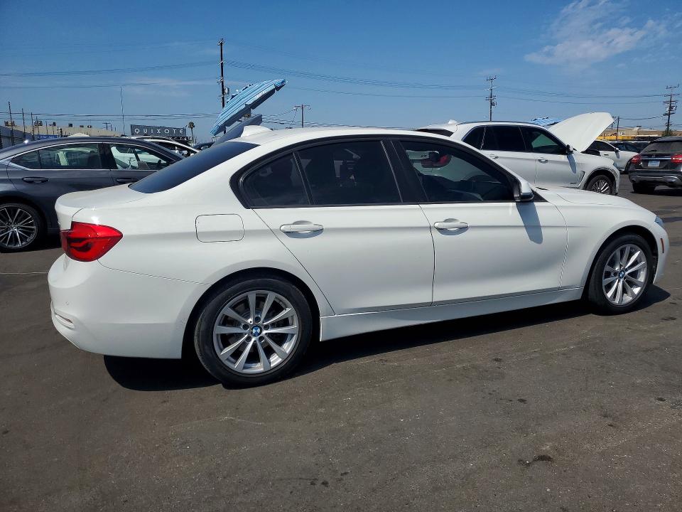 64272536 :رقم المزاد ، WBA8A9C50JAH14105 vin ، 2018 Bmw 320 مزاد بيع