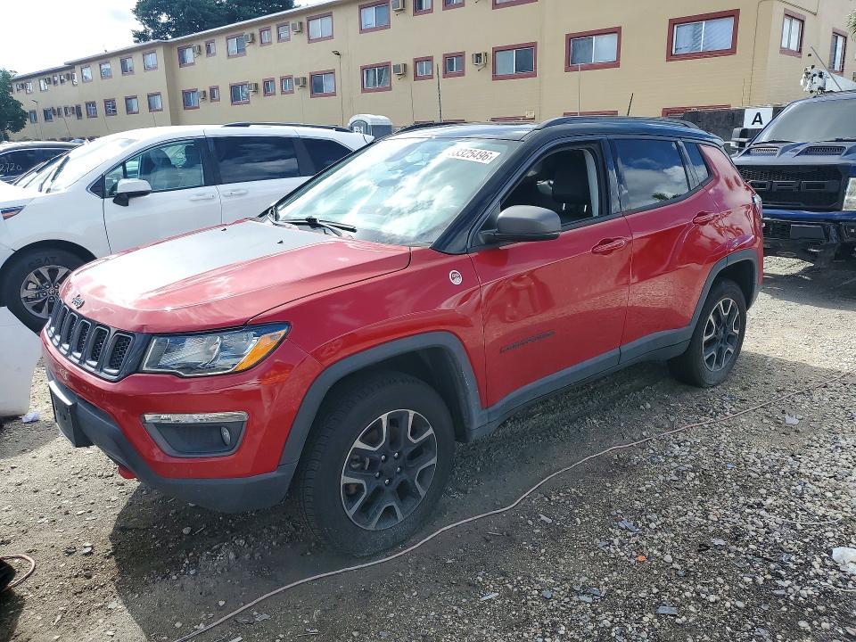 63325496 :رقم المزاد ، 3C4NJDDB5JT501489 vin ، 2018 Jeep Compass مزاد بيع