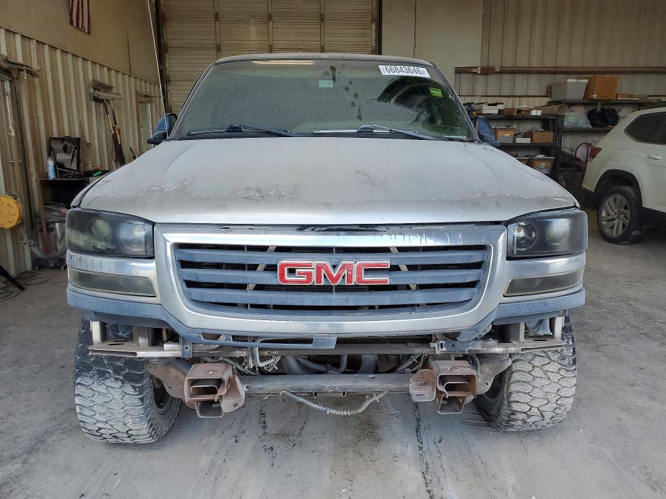 66843646 :رقم المزاد ، 1GTHC23183F123508 vin ، 2003 Gmc Sierra مزاد بيع
