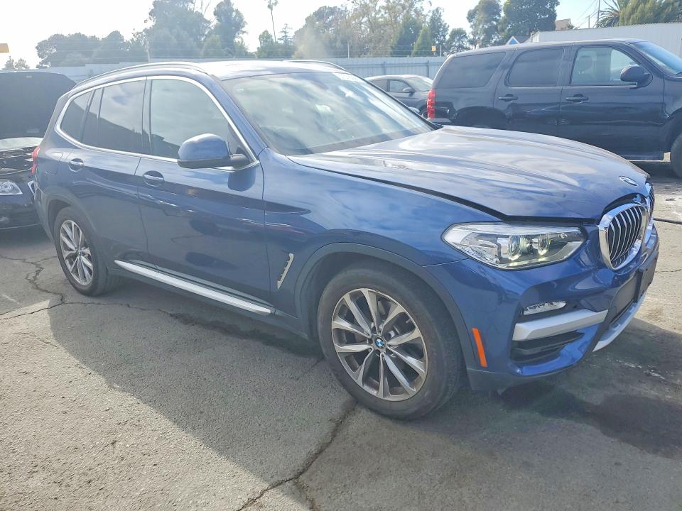 67376366 :رقم المزاد ، 5UXTR9C51JLD72091 vin ، 2018 Bmw X3 مزاد بيع