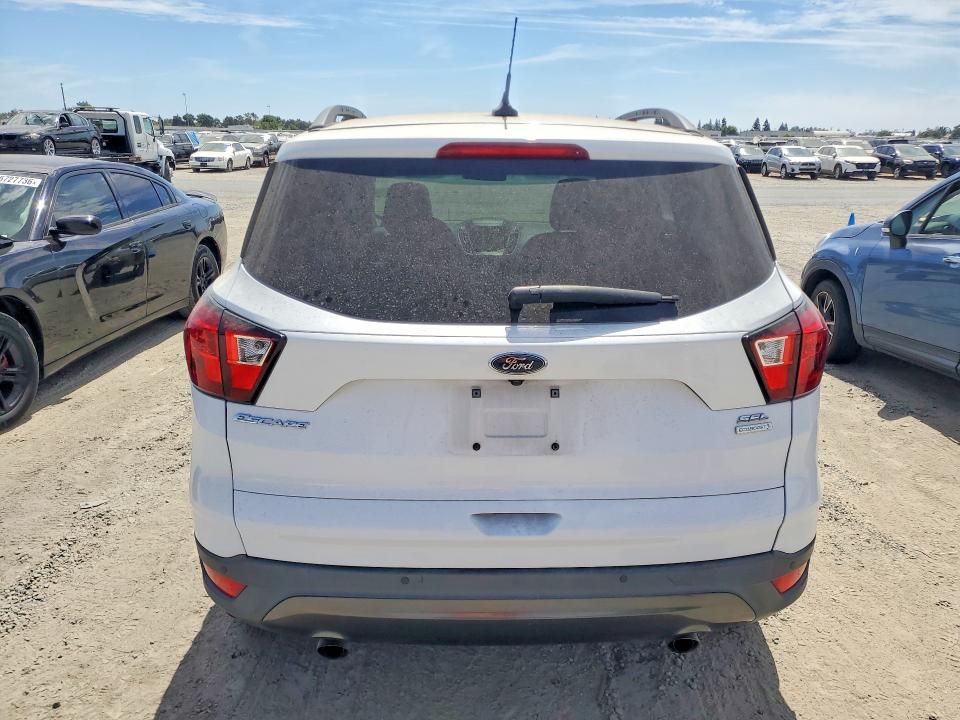 65626226 :رقم المزاد ، 1FMCU0HD1KUA47621 vin ، 2019 Ford Escape مزاد بيع