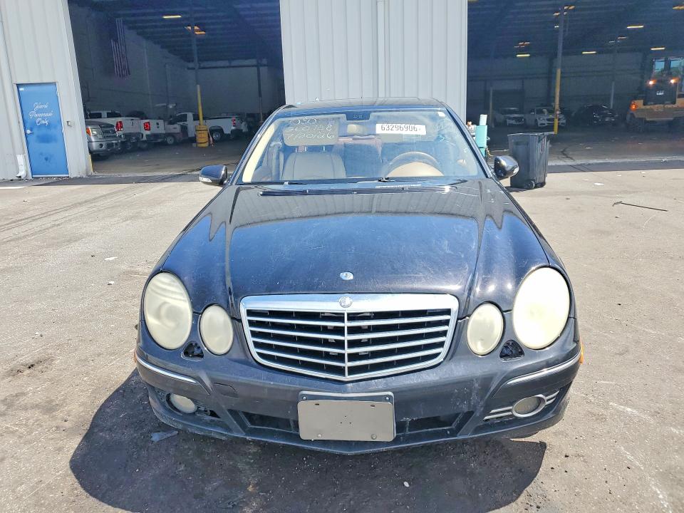 63296906 :رقم المزاد ، WDBUF56X68B260788 vin ، 2008 Mercedes-benz E مزاد بيع