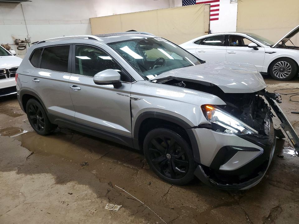 65846436 :رقم المزاد ، 3VVPX7B27NM068691 vin ، 2022 Volkswagen Taos مزاد بيع