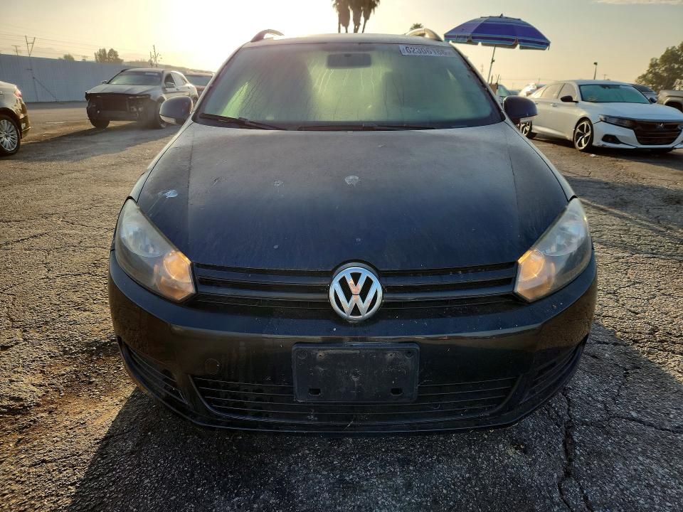 62306186 :رقم المزاد ، 3VWPZ7AJ4AM652832 vin ، 2010 Volkswagen Jetta مزاد بيع