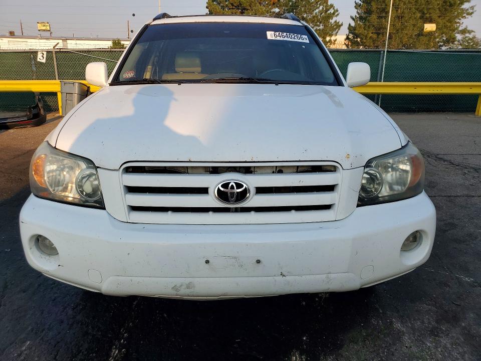 2004 Toyota Highlander მანქანა იყიდება აუქციონზე, vin: JTEEP21A740026813, აუქციონის ნომერი: 64640266
