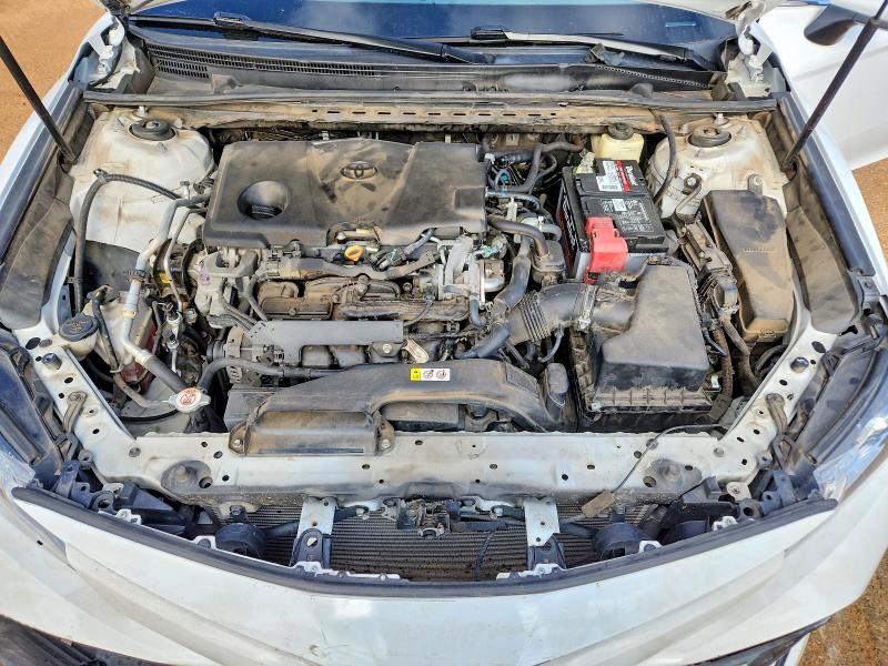 64480216 :رقم المزاد ، 4T1B11HK4JU095427 vin ، 2018 Toyota Camry مزاد بيع