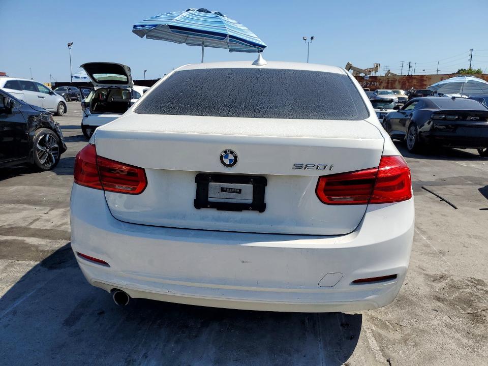 2017 Bmw 320 მანქანა იყიდება აუქციონზე, vin: WBA8A9C50HK619917, აუქციონის ნომერი: 64660366