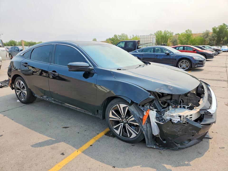63677976 :رقم المزاد ، JHMFC1F38JX023932 vin ، 2018 Honda Civic مزاد بيع