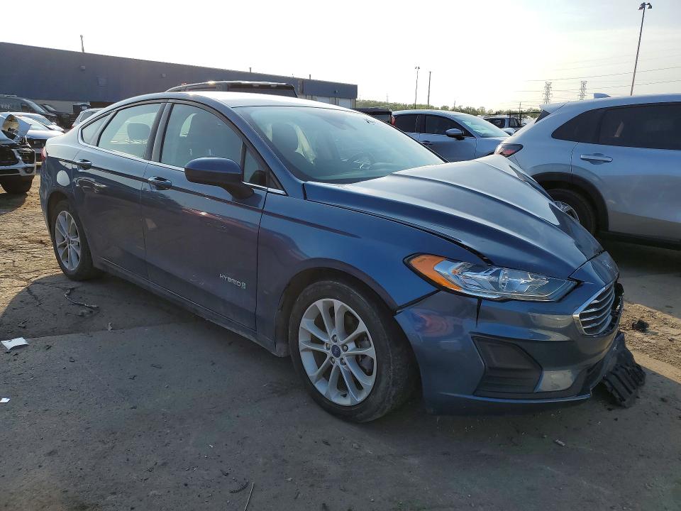 64826506 :رقم المزاد ، 3FA6P0LU2KR131105 vin ، 2019 Ford Fusion مزاد بيع