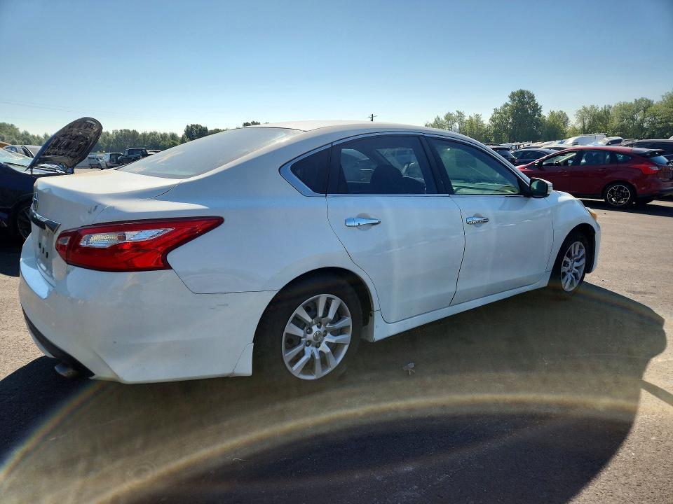 Продаж на аукціоні авто 2016 Nissan Altima, vin: 1N4AL3AP4GN317176, номер лоту: 65902746