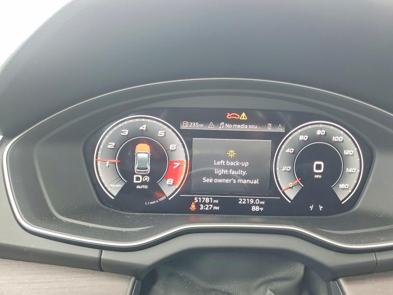 64051046 :رقم المزاد ، WA1BAAFYXM2130641 vin ، 2021 Audi Q5 مزاد بيع