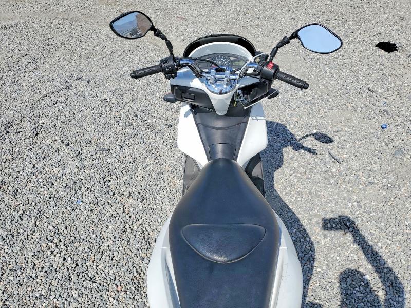 63708456 :رقم المزاد ، MLHJF2801B5002765 vin ، 2011 Honda Pcx مزاد بيع