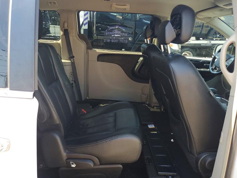 63754836 :رقم المزاد ، 2C4RC1BG4GR142589 vin ، 2016 Chrysler Town & Country مزاد بيع