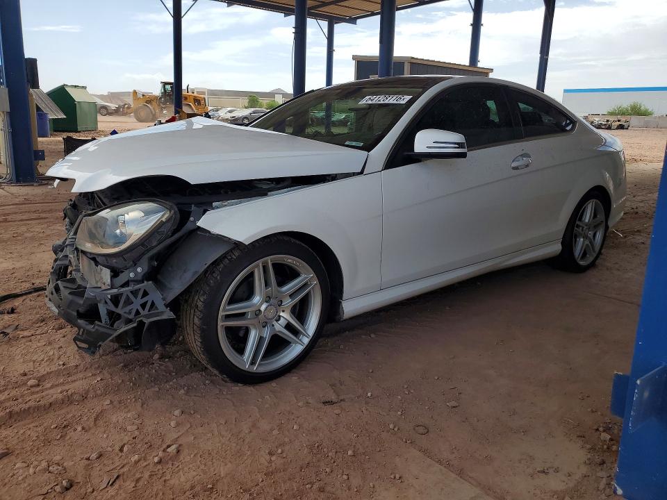 2013 Mercedes-benz C მანქანა იყიდება აუქციონზე, vin: WDDGJ4HB1DG036839, აუქციონის ნომერი: 64128116