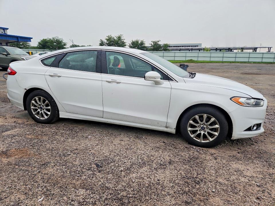 64849256 :رقم المزاد ، 3FA6P0K92FR282335 vin ، 2015 Ford Fusion مزاد بيع