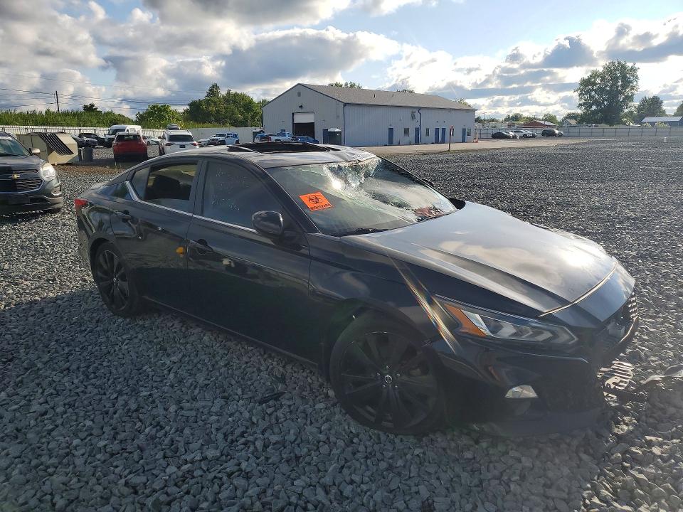 63520726 :رقم المزاد ، 1N4BL4CV9NN358227 vin ، 2022 Nissan Altima مزاد بيع