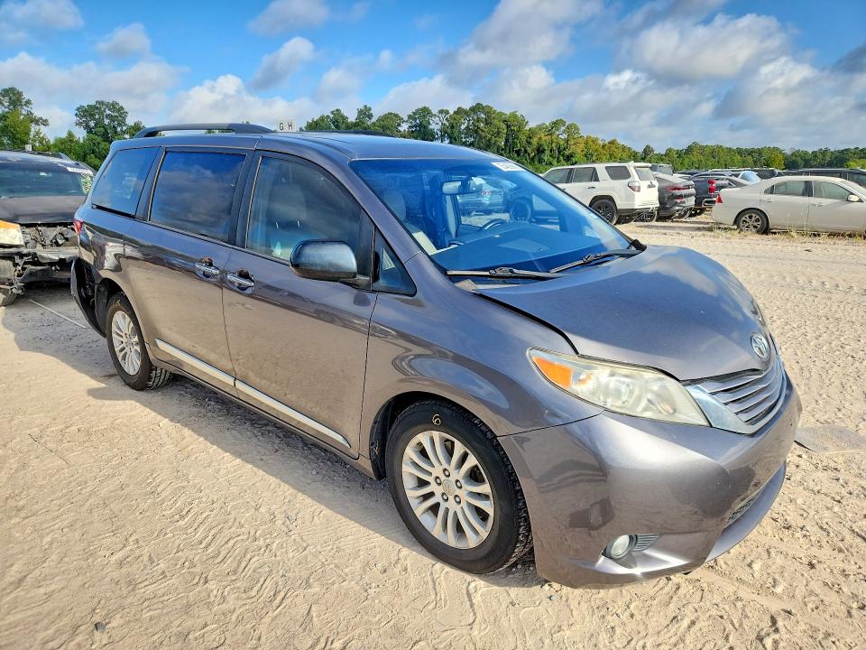 Продаж на аукціоні авто 2017 Toyota Sienna, vin: 5TDYZ3DC8HS842835, номер лоту: 65486666