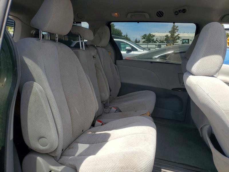 64873086 :رقم المزاد ، 5TDKK3DC9BS012107 vin ، 2011 Toyota Sienna مزاد بيع