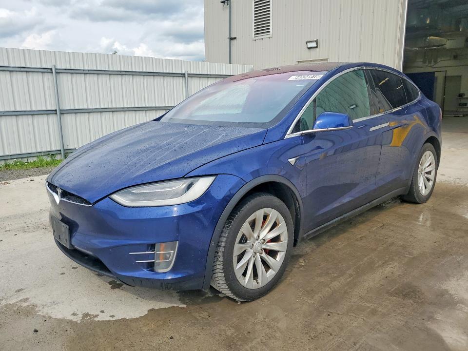 Продажа на аукционе авто 2018 Tesla Model X, vin: 5YJXCBE43JF122089, номер лота: 64534916