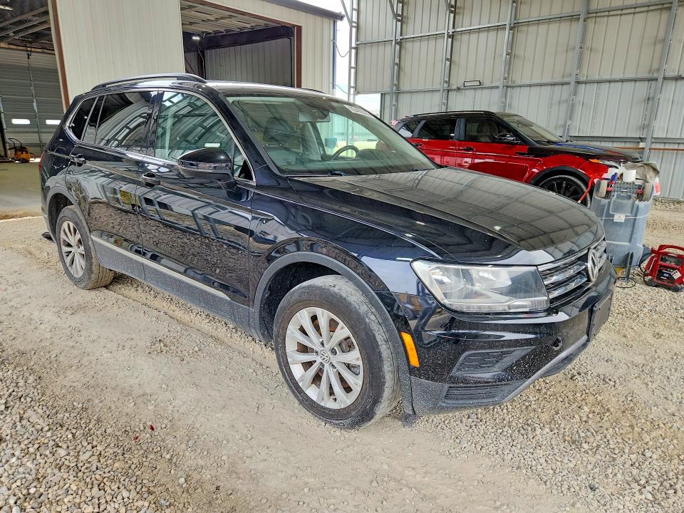 65490596 :رقم المزاد ، 3VV2B7AX9JM100203 vin ، 2018 Volkswagen Tiguan مزاد بيع
