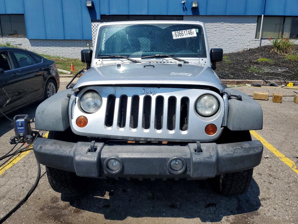 2011 Jeep Wrangler Unlimited მანქანა იყიდება აუქციონზე, vin: 1J4BA3H18BL604282, აუქციონის ნომერი: 63661746