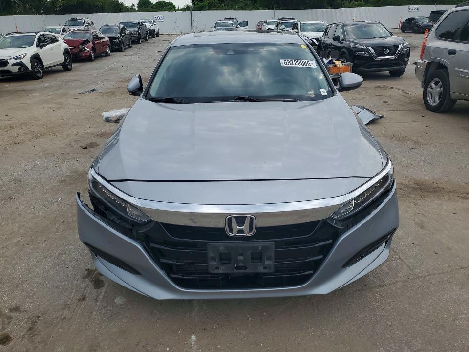 63229086 :رقم المزاد ، 1HGCV1F56JA121233 vin ، 2018 Honda Accord مزاد بيع