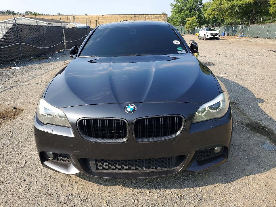 64485096 :رقم المزاد ، WBAFU9C52BC783542 vin ، 2011 Bmw 550 مزاد بيع