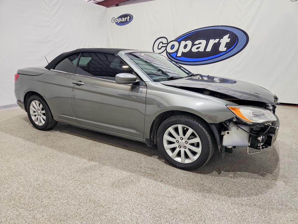 2013 Chrysler 200 მანქანა იყიდება აუქციონზე, vin: 1C3BCBEGXDN755557, აუქციონის ნომერი: 63420396