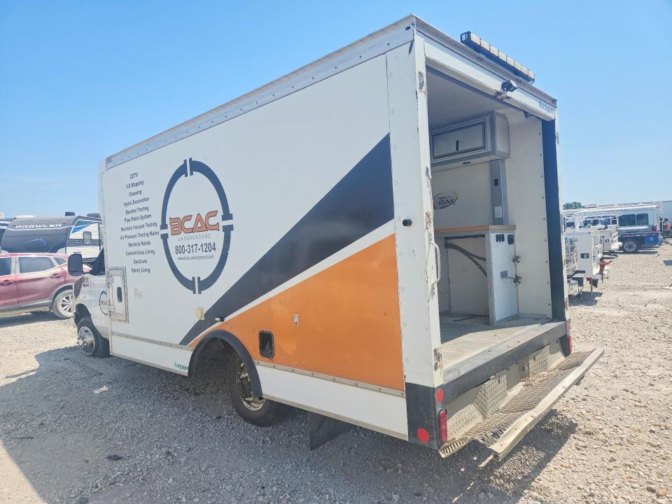 63161486 :رقم المزاد ، 1FDXE4FS3JDC41301 vin ، 2018 Ford E450 مزاد بيع